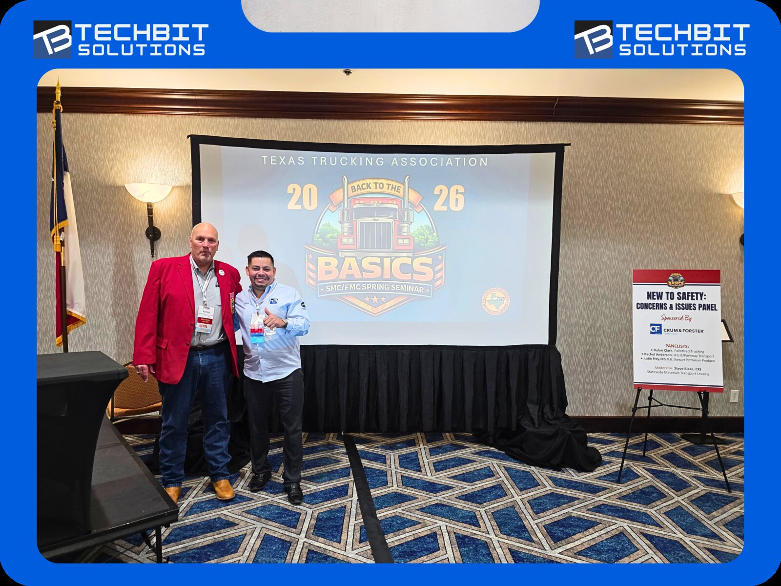 Rudy Vazquez de TechBit Solutions en el letrero del Seminario de Primavera SMC/FMC Back to the Basics en Waco, Texas